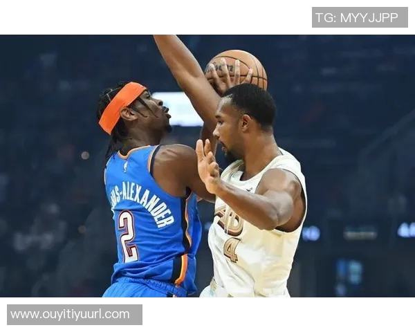 小莫布里与阿伦联手发力半场贡献21分6篮板助力球队争胜